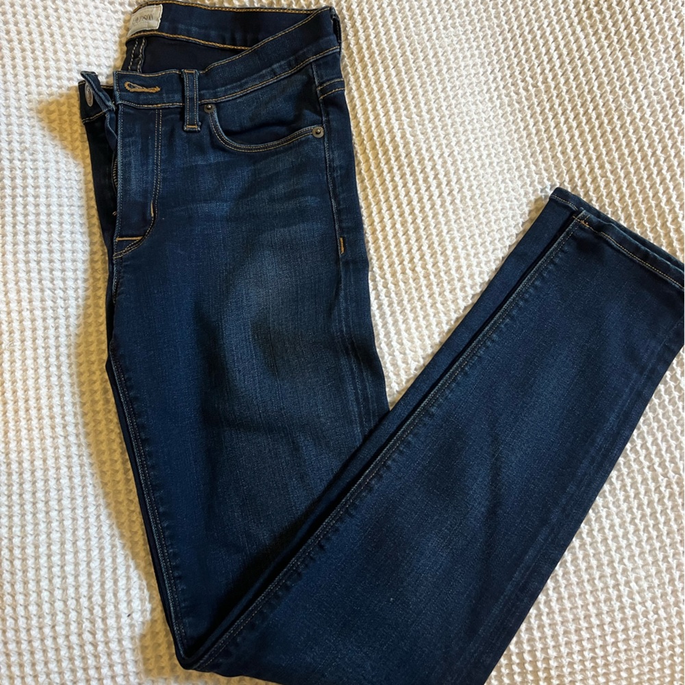 Medium wash Hudson skinny jeans size 27